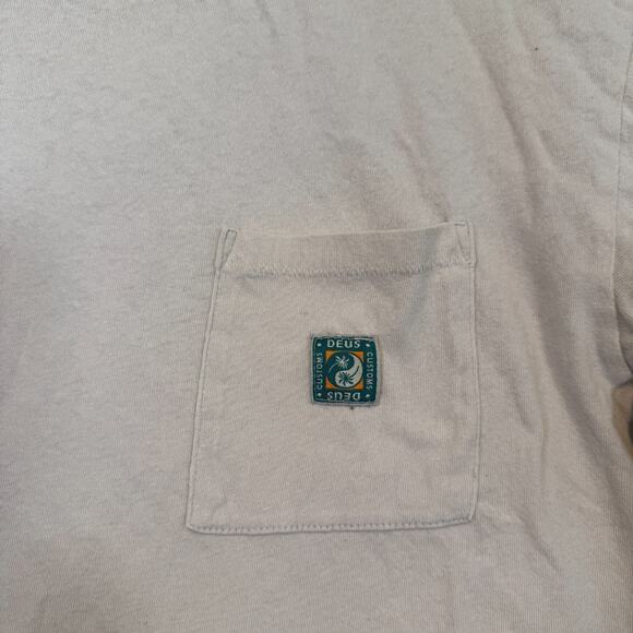 Dues Ex Machina Shirt Adult Medium White Pocket Tee Logo Raw Hem Crop Casual - Picture 4 of 12